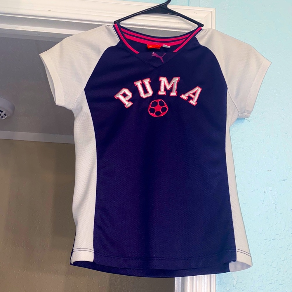 I’m selling a purple Puma shirt